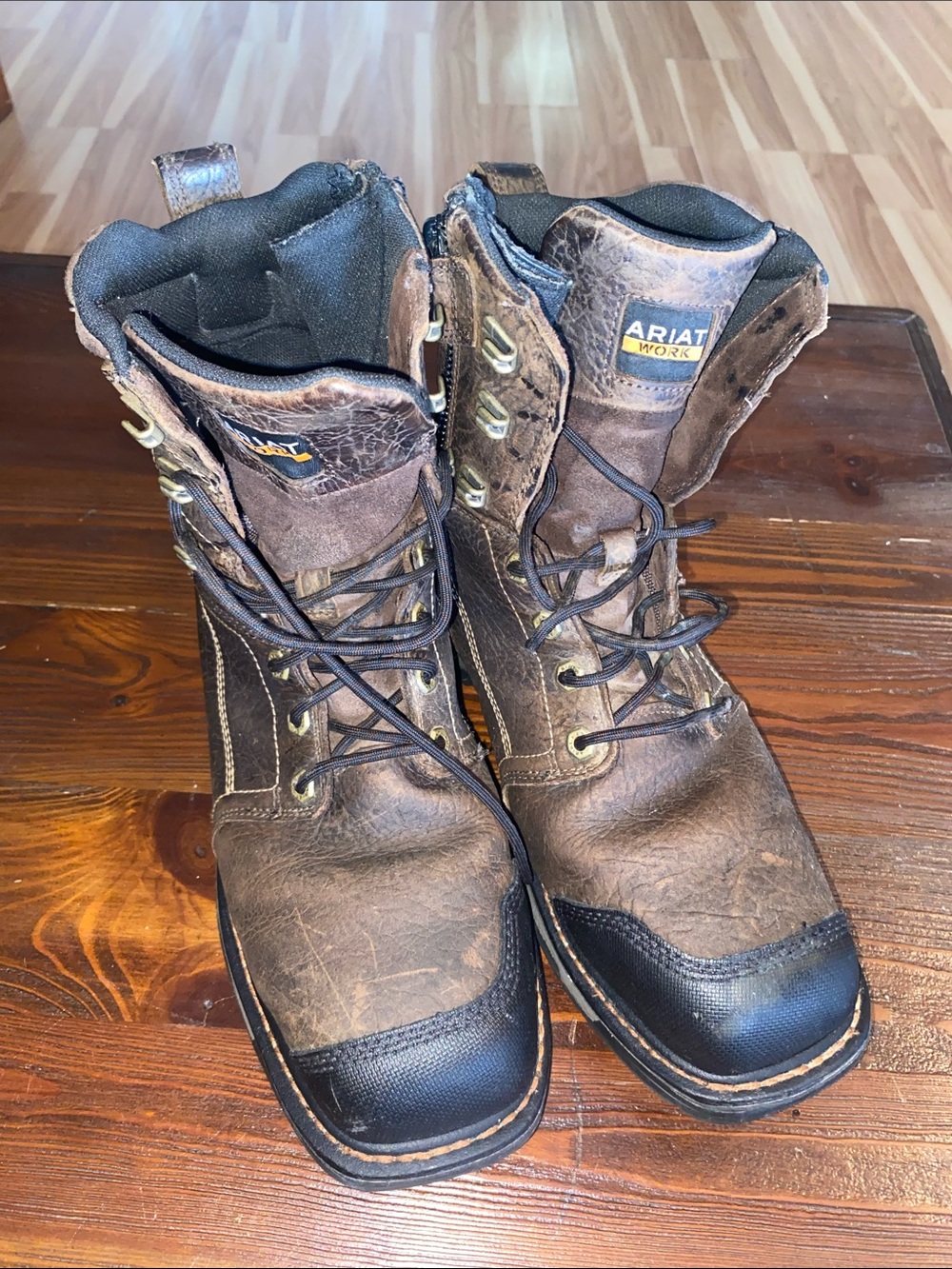 Ariat Workhog H20 
Side Zip
Size: 9D
Work Boots
Used Condition